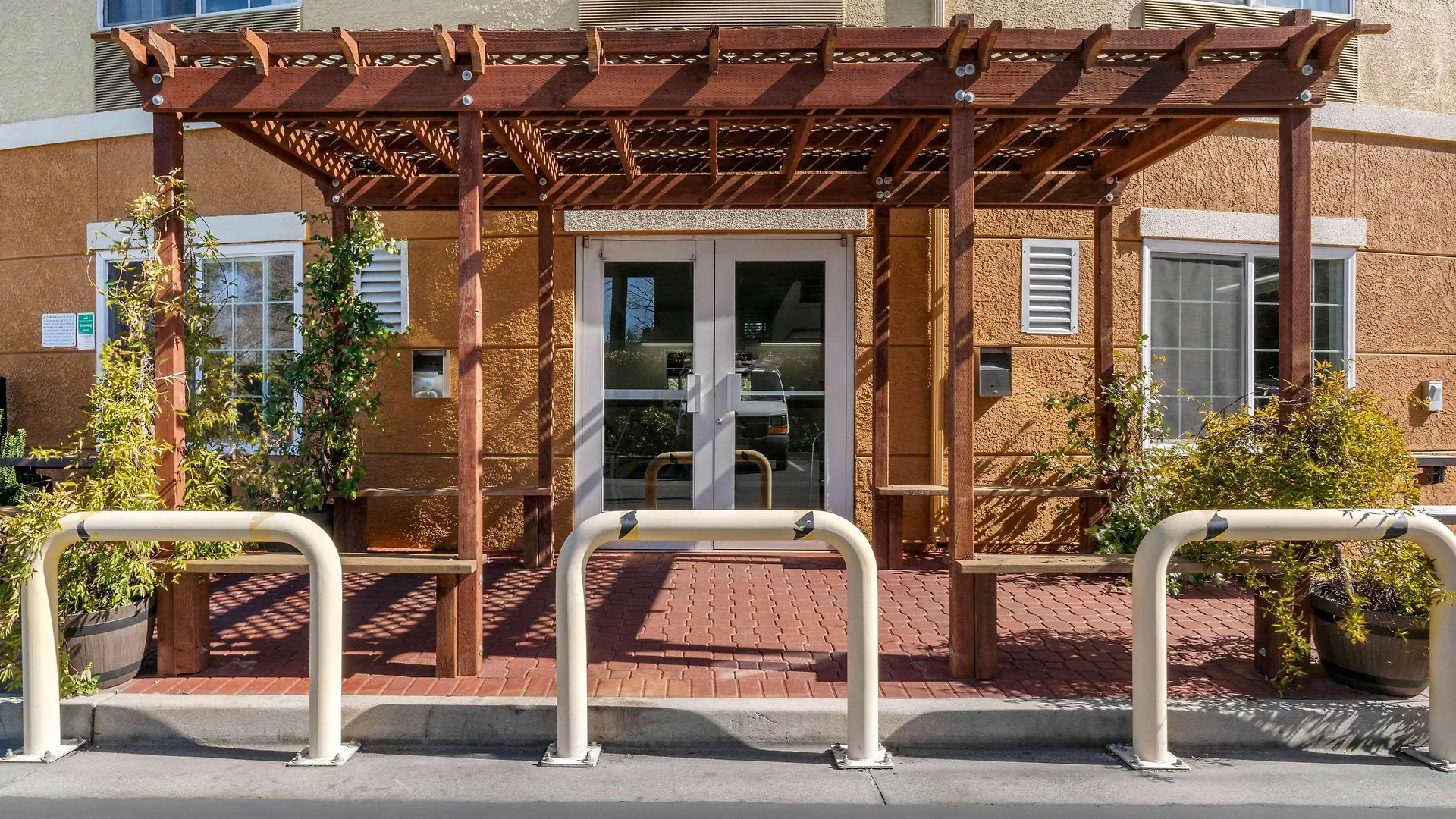 Comfort Inn & Suites Sacramento - University Area