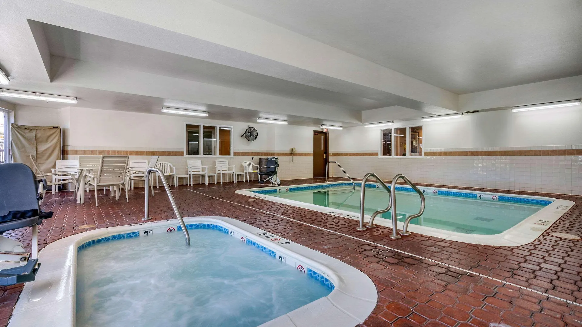 Comfort Inn & Suites Sacramento - University Area 3*,  United States