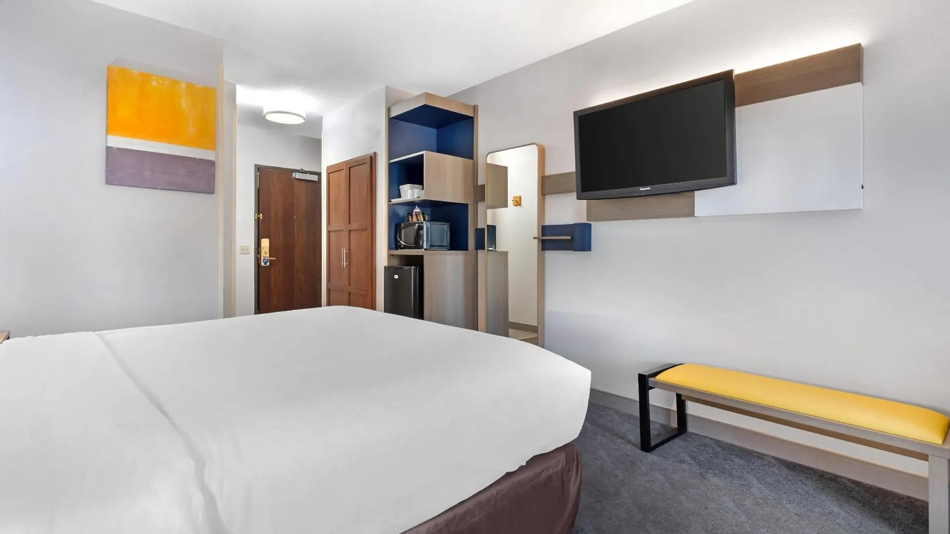 Comfort Inn & Suites Sacramento - University Area Hotel