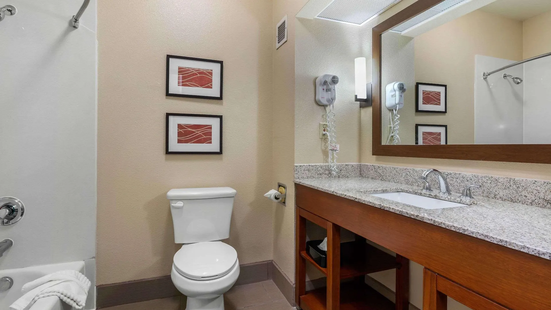 Comfort Inn & Suites Sacramento - University Area Hotell