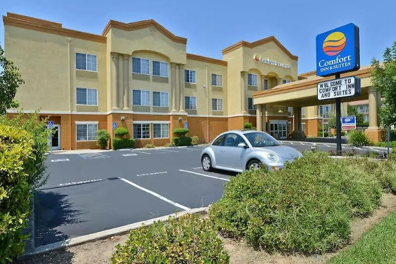 Comfort Inn & Suites Sacramento - University Area 3*,